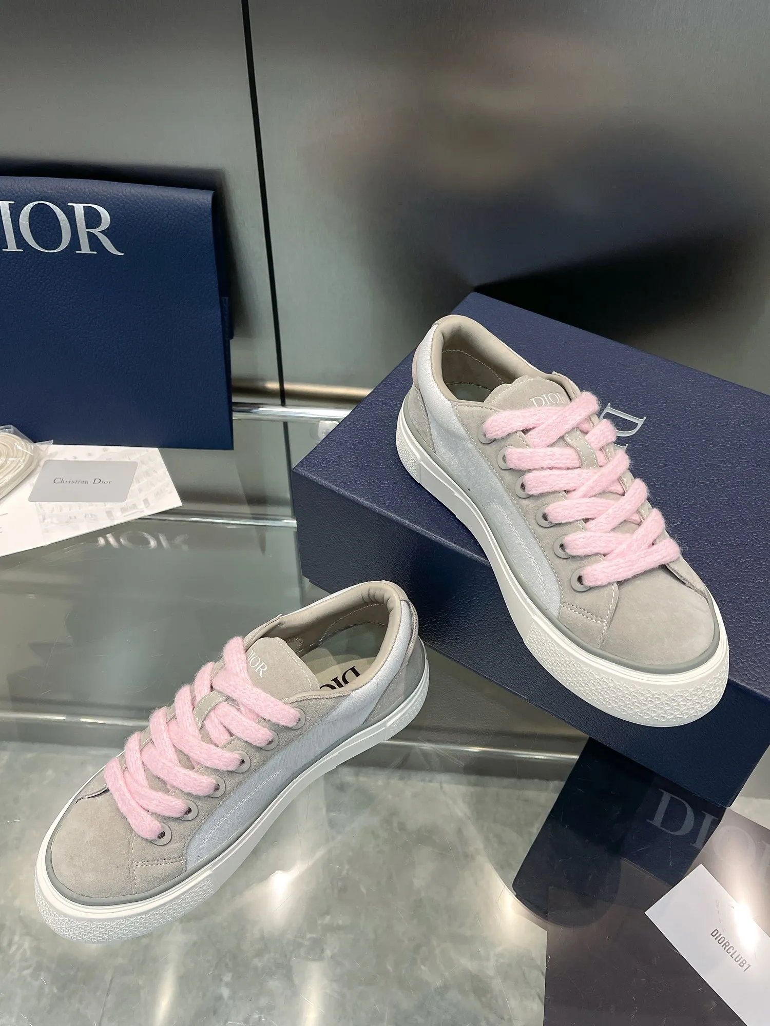 👟👟Ex-factory price 600👟👟 Dior 2023 autumn and winter haute couture series new CD jelly color couple flat casual shoes Dior Size: Female size 35-42 (41.42 customized, non-refundable) / Male size 38-46 (38.46 customized, non-refundable)